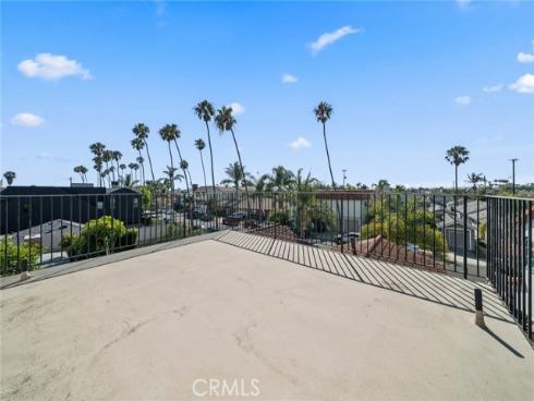 142  6th   Street, Seal Beach, CA