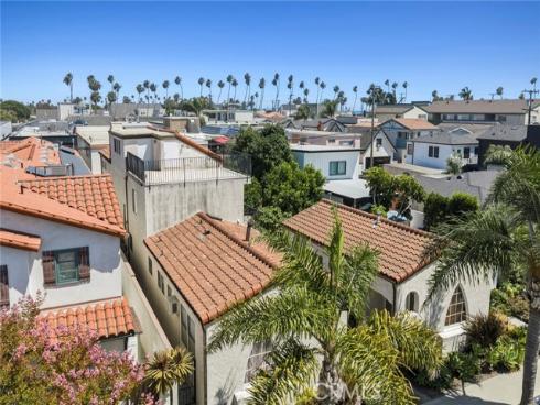 142  6th   Street, Seal Beach, CA