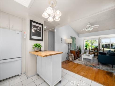 1522  Merion  33J  WayM2, Seal Beach, CA
