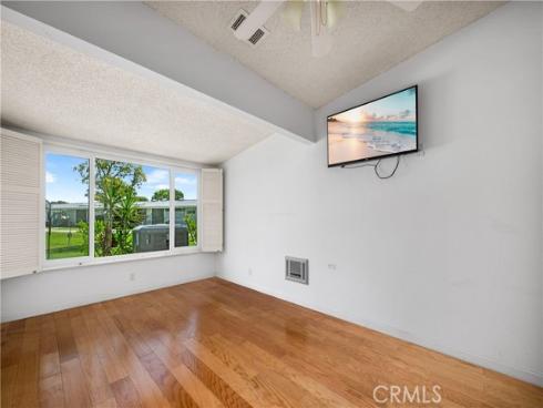1522  Merion  33J  WayM2, Seal Beach, CA