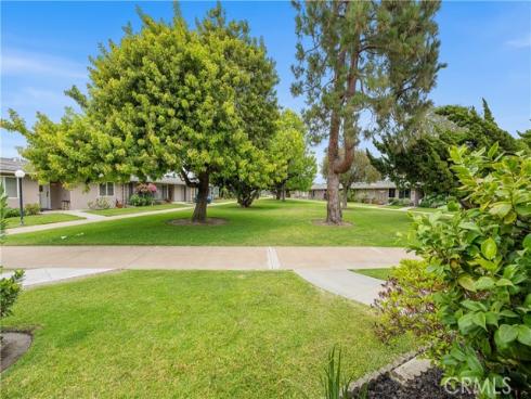 1281  Knollwood  44L , Seal Beach, CA