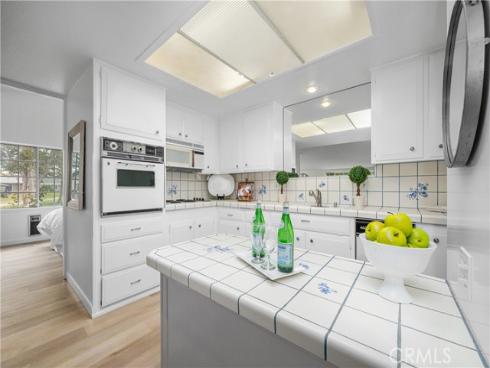1281  Knollwood  44L , Seal Beach, CA