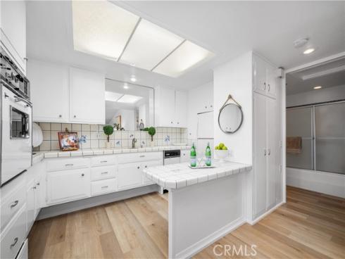 1281  Knollwood  44L , Seal Beach, CA