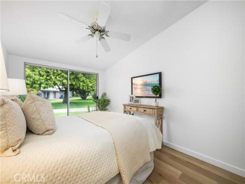 1281  Knollwood  44L , Seal Beach, CA