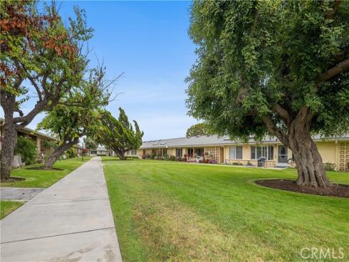 1281  Knollwood  44L , Seal Beach, CA