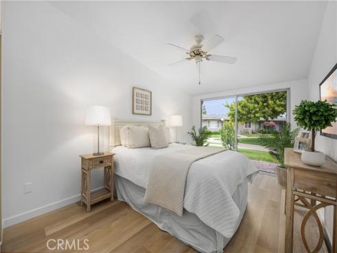 1281  Knollwood  44L , Seal Beach, CA