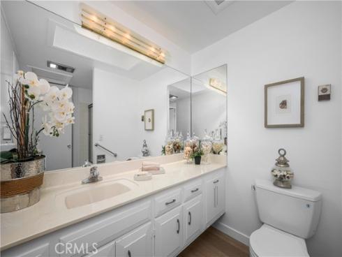 1281  Knollwood  44L , Seal Beach, CA