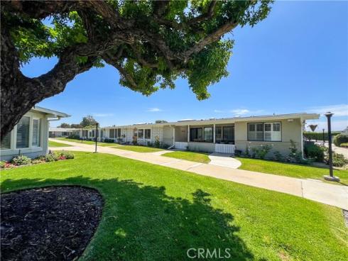 1621 Monterey Rd., M2-19g , Seal Beach, CA