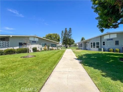 1621  Monterey Rd., M2-19g  , Seal Beach, CA