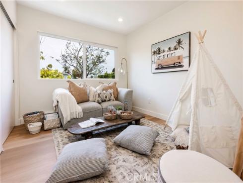 1701  Catalina   Avenue, Seal Beach, CA