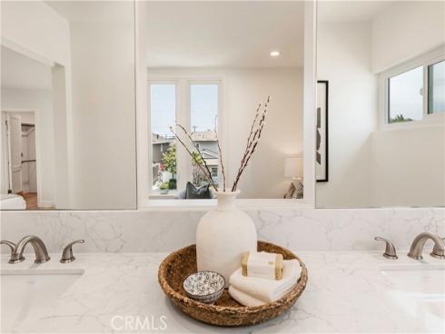 1701  Catalina   Avenue, Seal Beach, CA