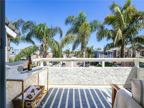 205 4th street , Seal Beach, CA