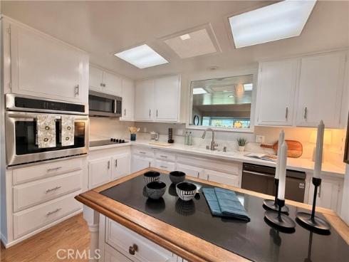 14001  Thunderbird  4L  Drive, Seal Beach, CA