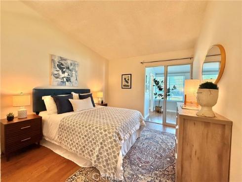 14001  Thunderbird  4L  Drive, Seal Beach, CA