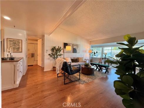 14001  Thunderbird  4L  Drive, Seal Beach, CA