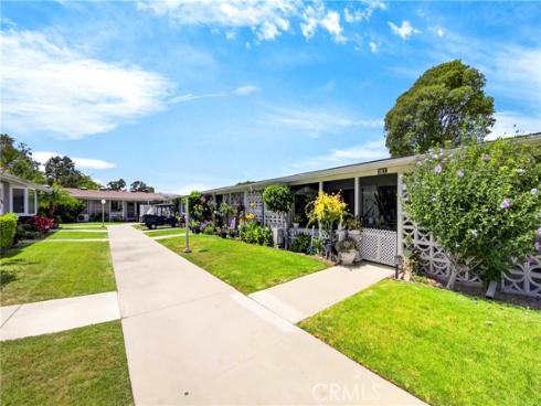 13730  Annandale  32-I  Drive, Seal Beach, CA