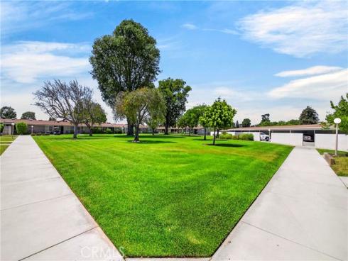 13730  Annandale  32-I  Drive, Seal Beach, CA
