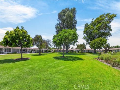 13730  Annandale  32-I  Drive, Seal Beach, CA
