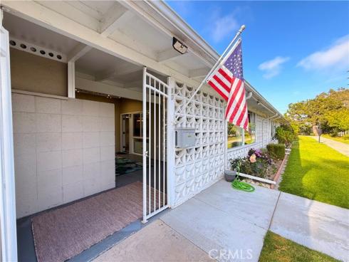 1842  Thunderbird  1D  Drive, Seal Beach, CA
