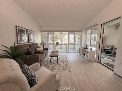 1842  Thunderbird  1D  Drive, Seal Beach, CA
