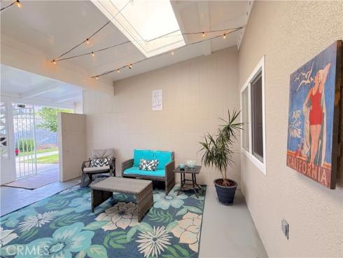 1842  Thunderbird  1D  Drive, Seal Beach, CA