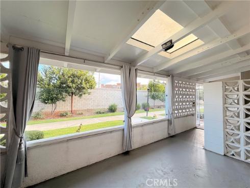 1842  Thunderbird  1D  Drive, Seal Beach, CA