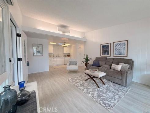 1842  Thunderbird  1D  Drive, Seal Beach, CA