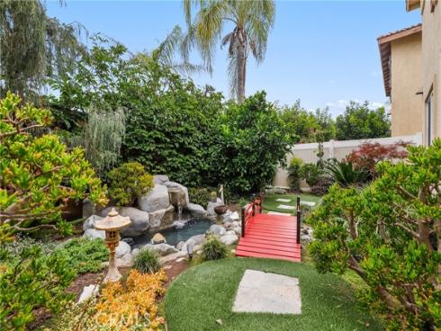 2 Serena Way, Stanton, CA