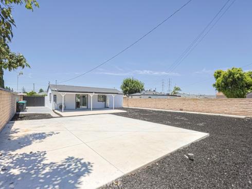 11842 Santa Rosalia , Stanton, CA