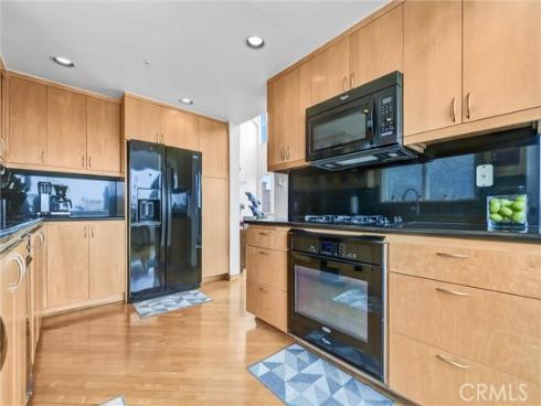 16745 Bayview B Drive, Sunset Beach, CA