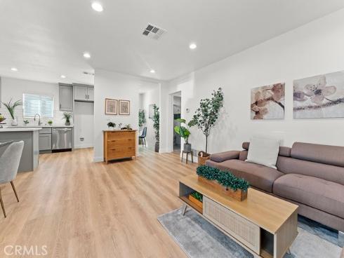 1056  Walter   Avenue, Tustin, CA