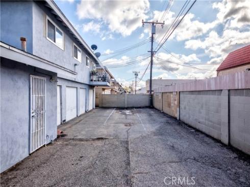 15821  S Myrtle  , Tustin, CA