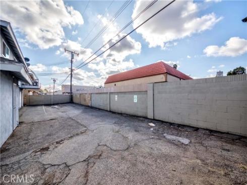 15821  S Myrtle  , Tustin, CA