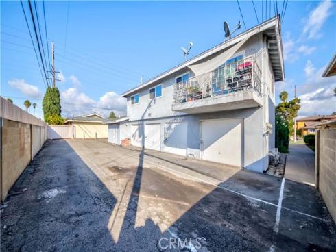 15821  S Myrtle  , Tustin, CA