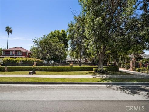 440 W Main Street , Tustin, CA