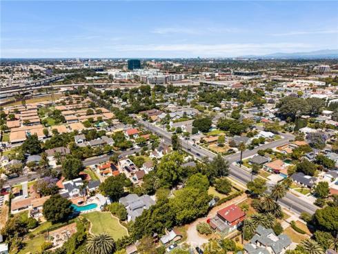 440 W Main Street , Tustin, CA