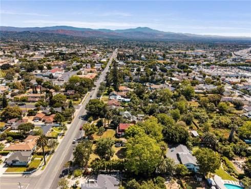 440 W Main Street , Tustin, CA