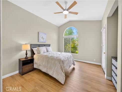 2329  Sunningdale  , Tustin, CA
