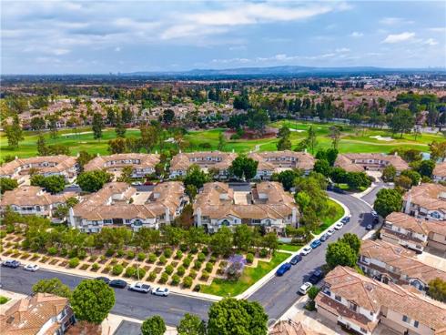 2329  Sunningdale  , Tustin, CA