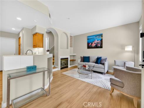 2329  Sunningdale  , Tustin, CA