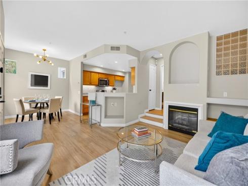 2329  Sunningdale  , Tustin, CA