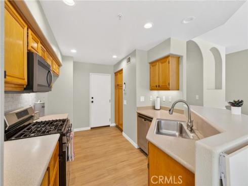 2329  Sunningdale  , Tustin, CA