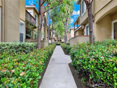 154  Gallery  , Tustin, CA