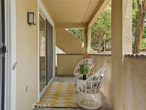 225  Gallery  , Tustin, CA