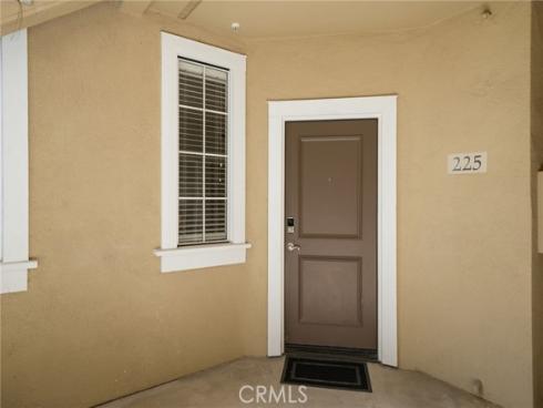 225  Gallery  , Tustin, CA