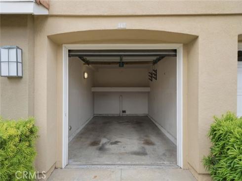 225  Gallery  , Tustin, CA