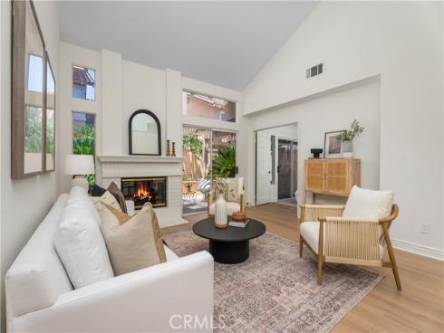 13367 Calle Antequera , Tustin, CA