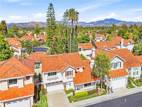 2051  Pueblo  , Tustin, CA
