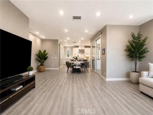 253 Waypoint , Tustin, CA