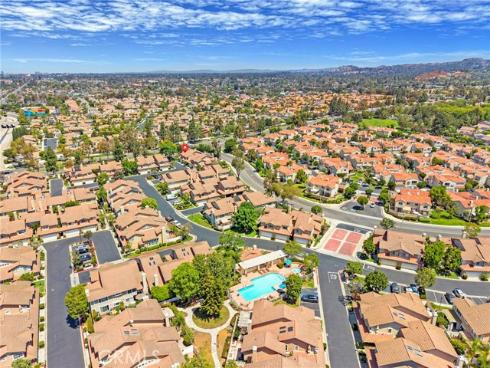 2404 Calle Andorra , Tustin, CA